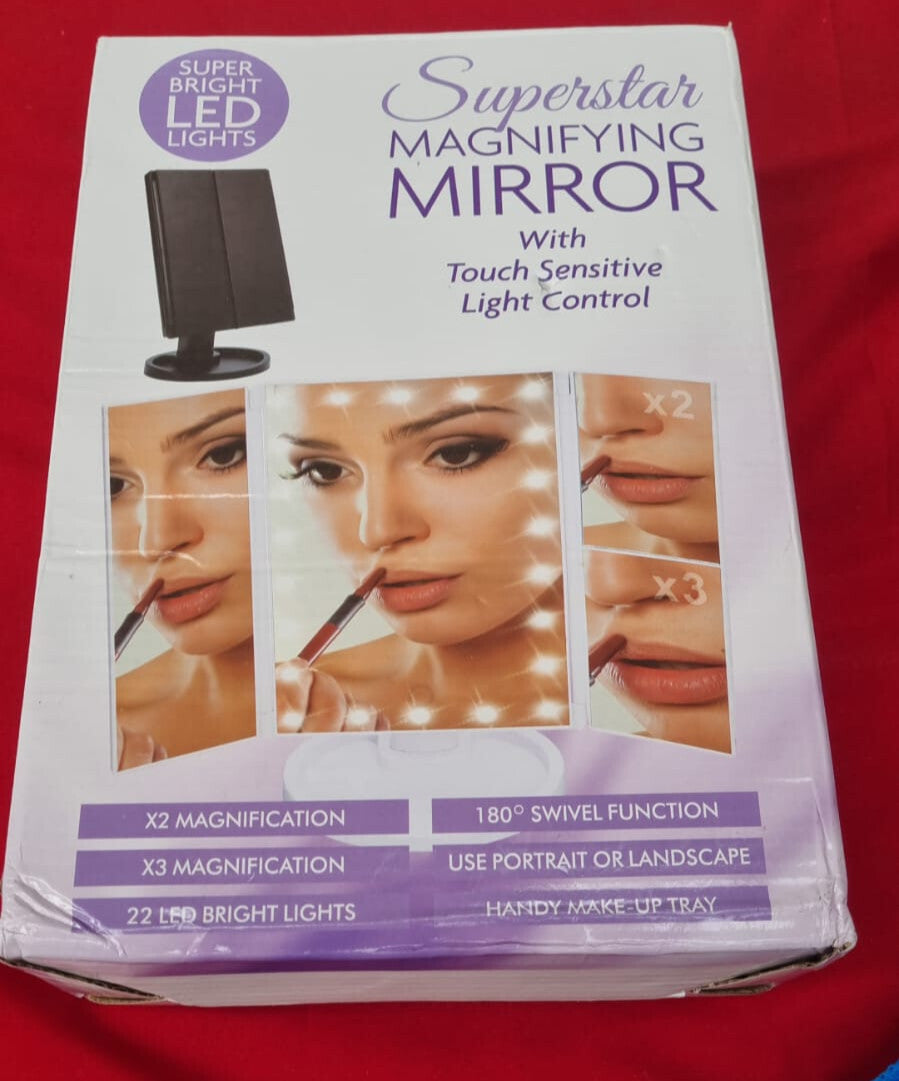 Lighted Makeup Mirror with 22 LED Lights, Dual Power Supply 2x/3x/ Magnifying