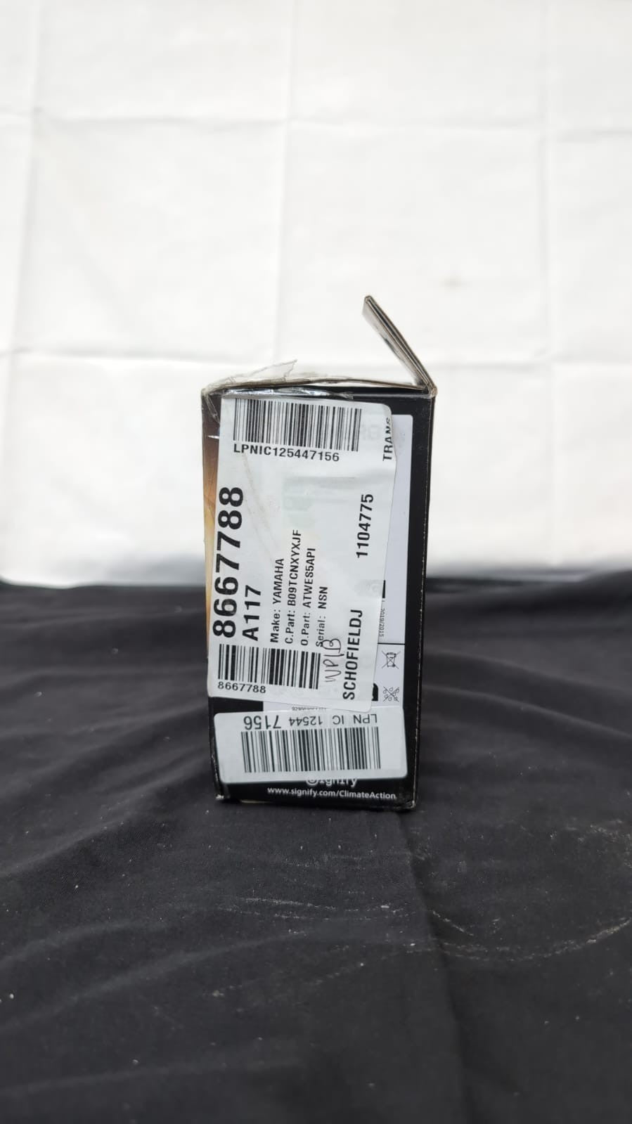 Philips Hue White Filament Regular A60 LED Smart Light Bulb E27(BOXDAMAGED)
