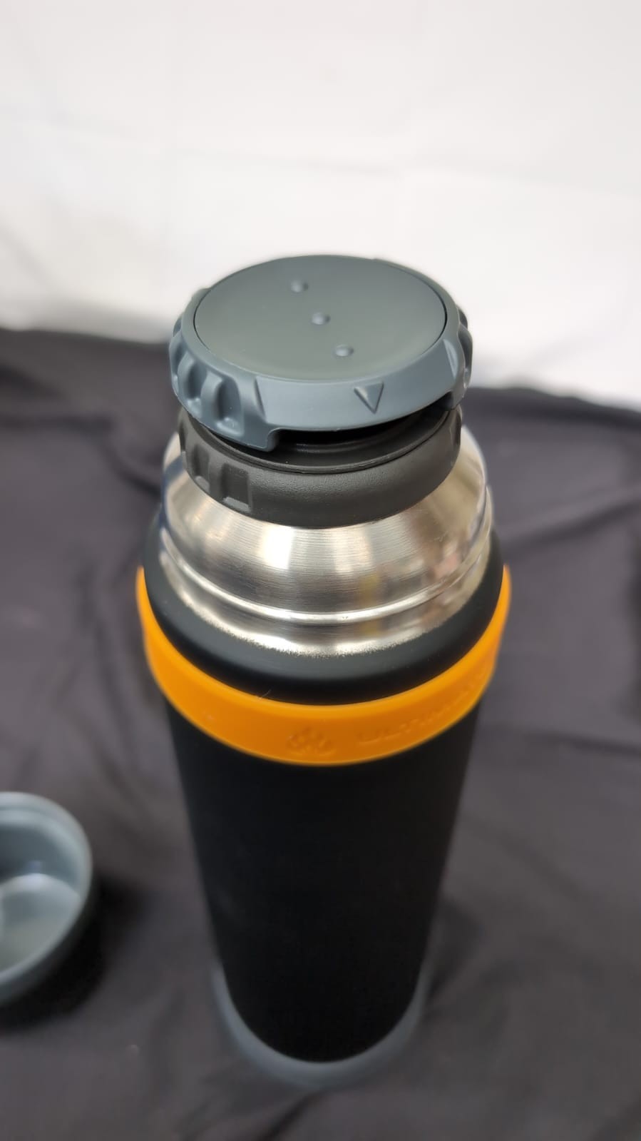 Thermos - Matt Black Ultimate Flask (500ml), Reusable Insulated Stainless Steel