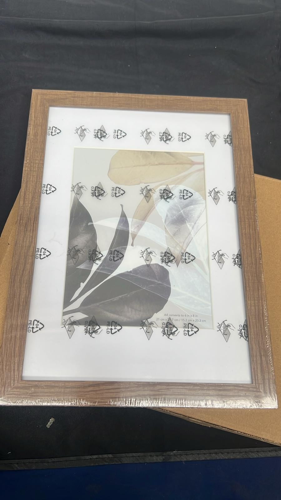 Wooden Picture Frames for Table Top and Wall Mounting with 6x4 Mat