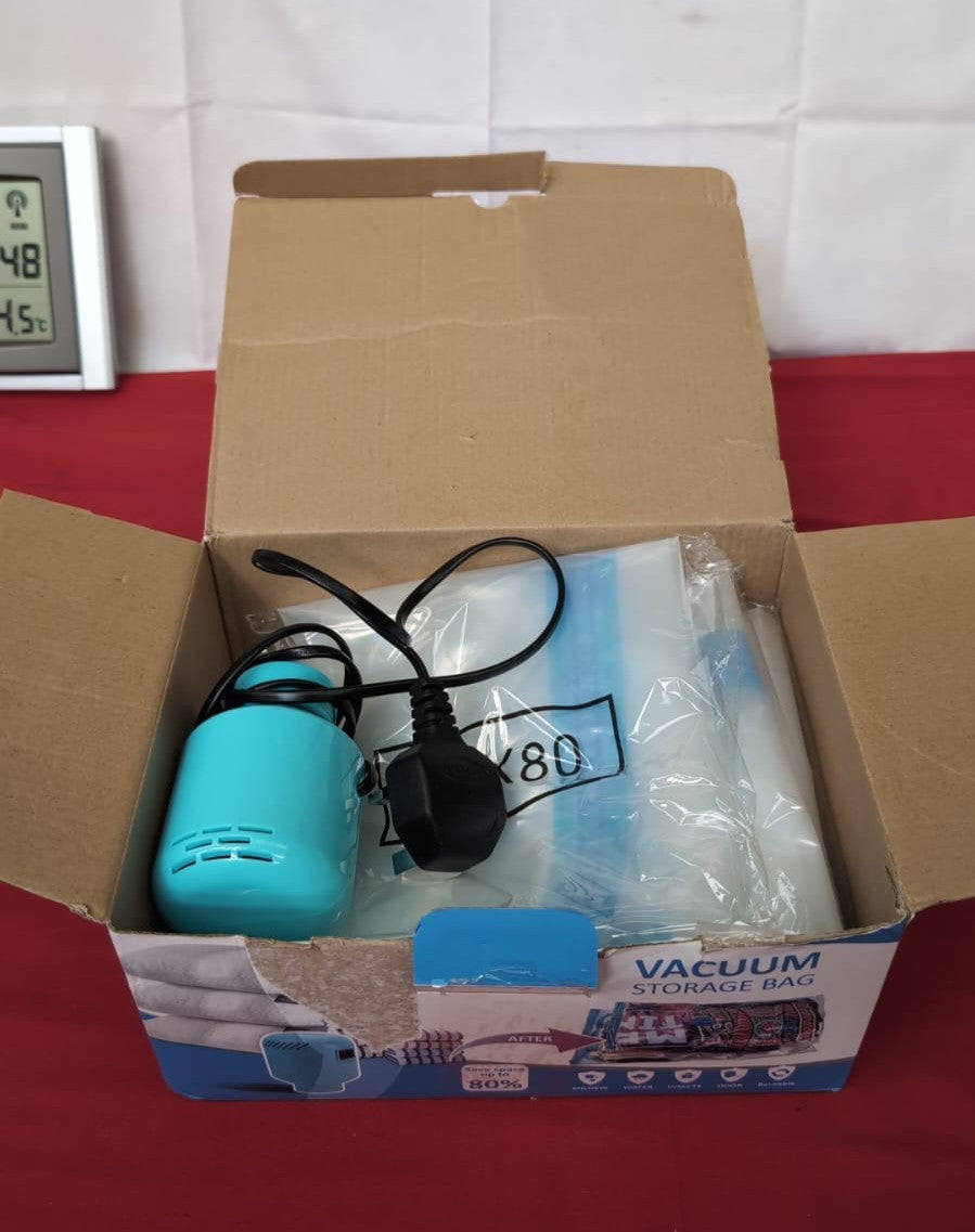 Vacuum Storage Bag 5-Pack Vacuum Bags with Electric Pump( box damaged )