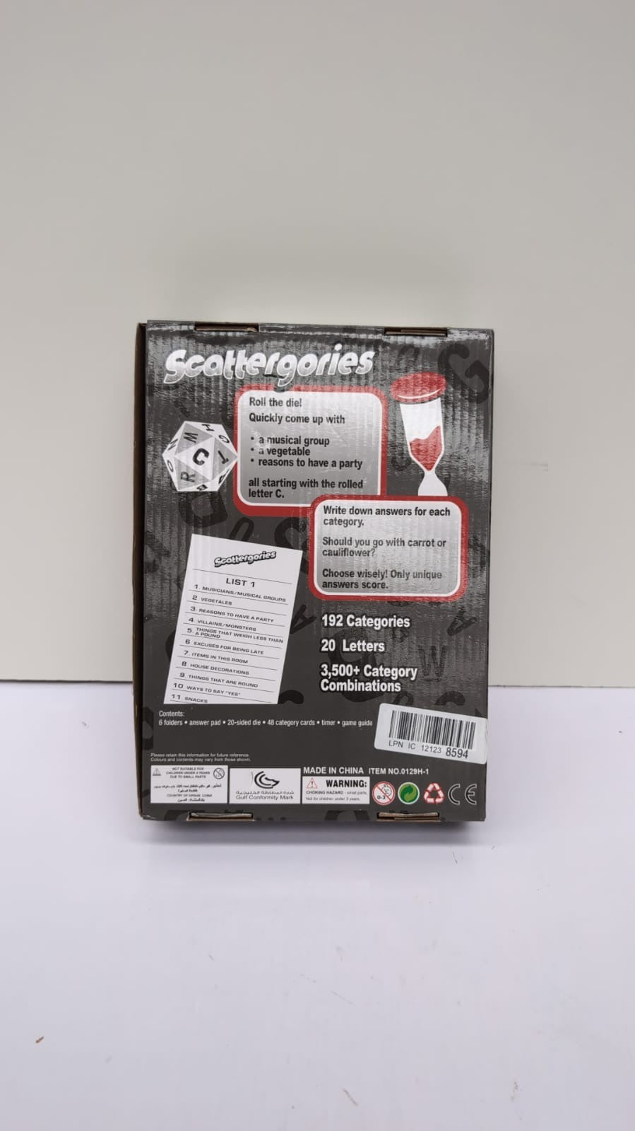Gaming Scattergories Board Game(BOX DAMAGED)