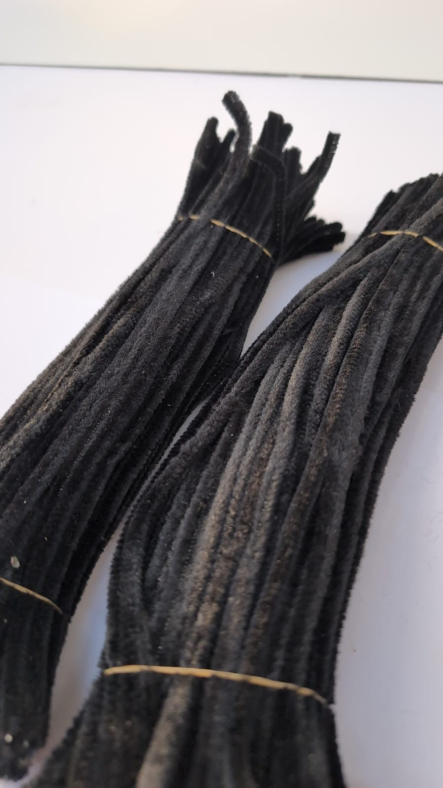 75 pack Black Pipe Cleaners for Crafts Bendable Wires Reinforced(pack damaged)