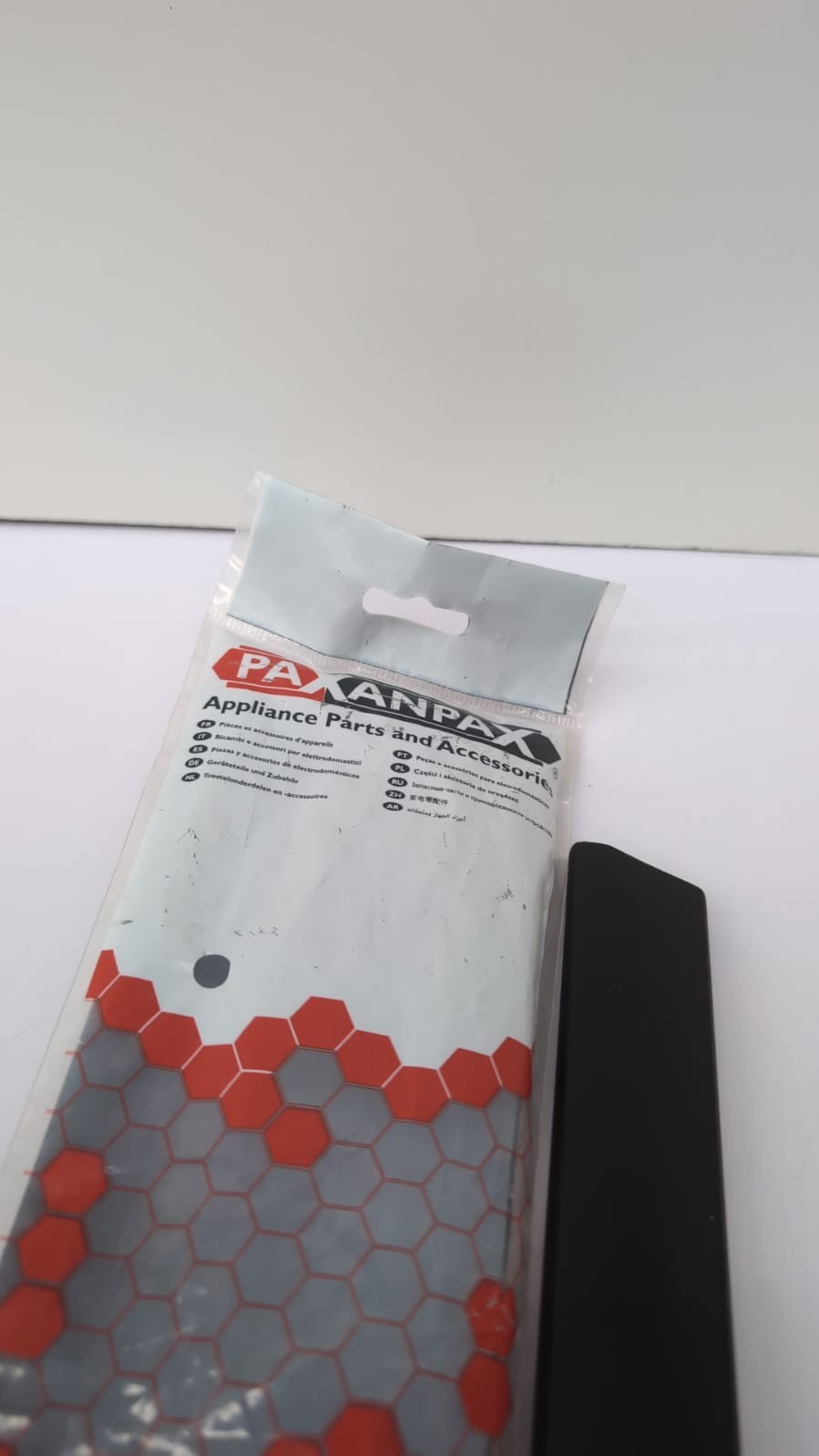 Paxanpax  Universal Extra-Long Black Plastic Crevice Tool 32x 335mm(PACK OPENED)