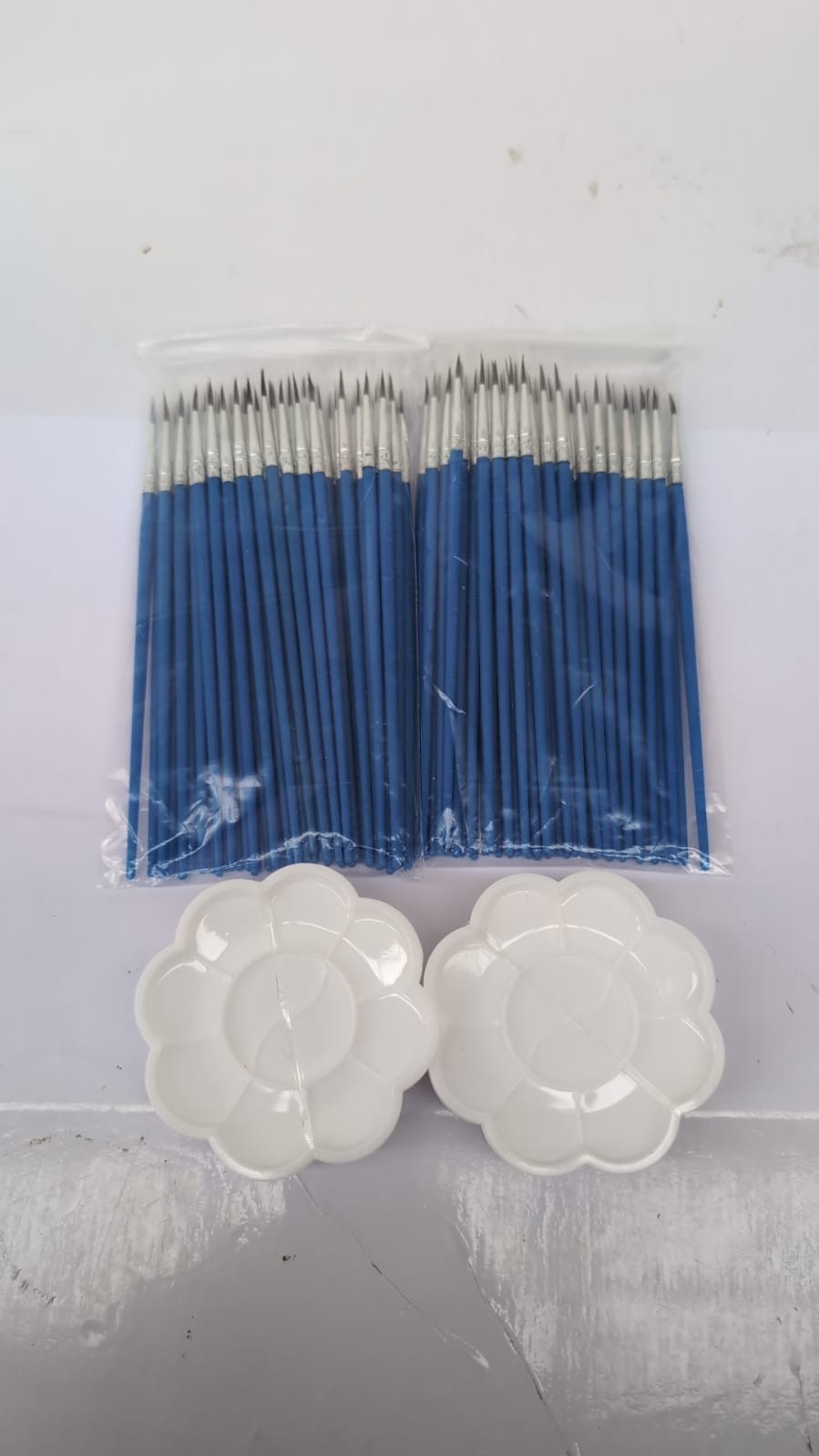 100Pcs Paint Brushes Small Fine Paint Brushes Set and 10 paint tray discs