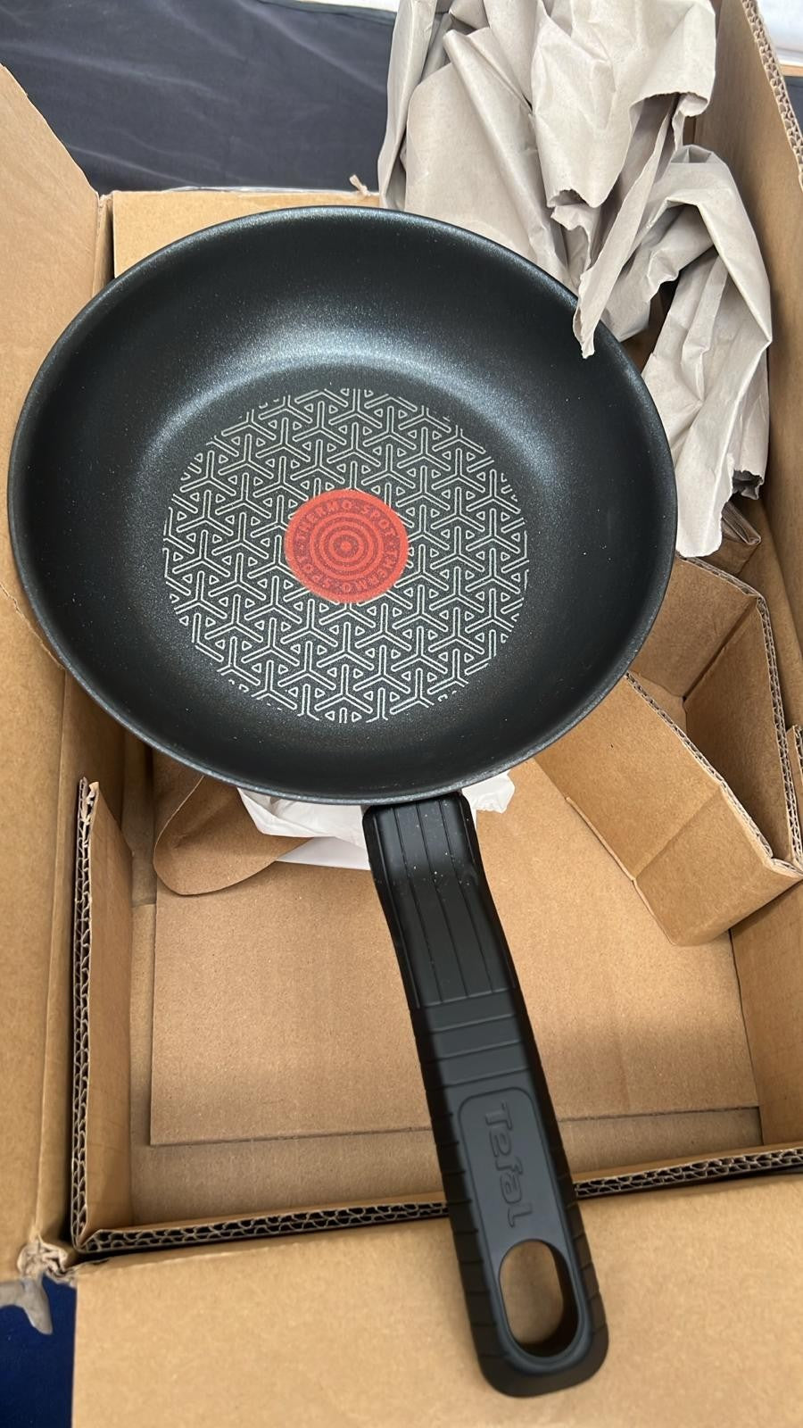 Tefal Comfort Max 20cm Stainless Steel Frying Pan Durable Non-Stick (BOXDAMAGED)