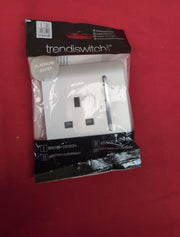 Trendi 1 Gang Raised  Glossy Screwless 13 Amp Single Pole w/Chrome Switched