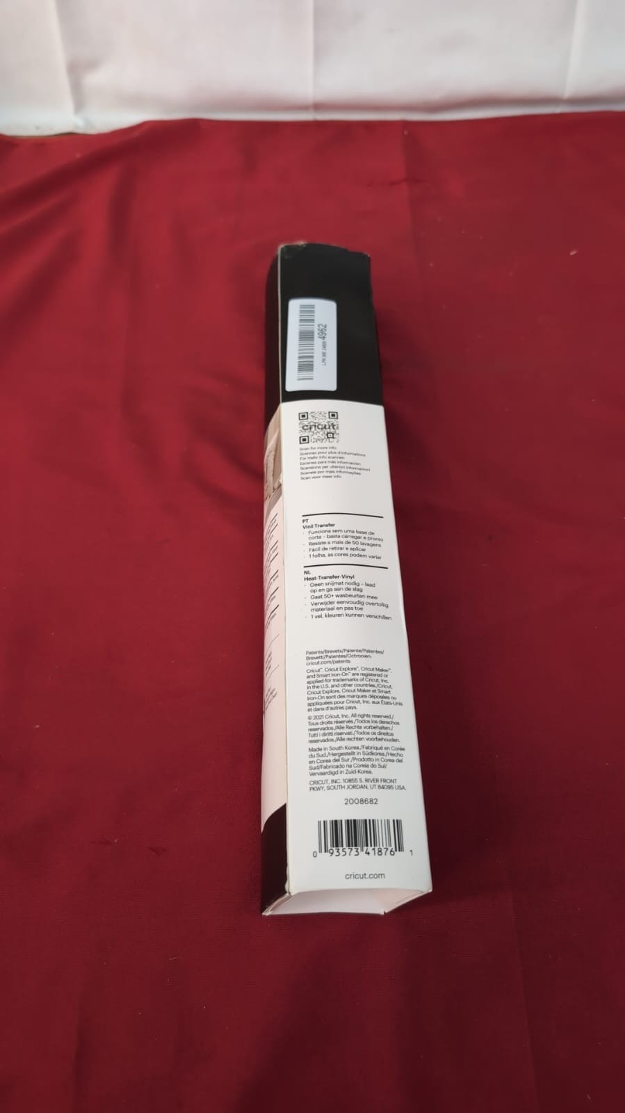 Cricut Smart Iron-On Heat-Transfer Vinyl 1 Sheet 33cm x 0.9m Black,(Box damaged)
