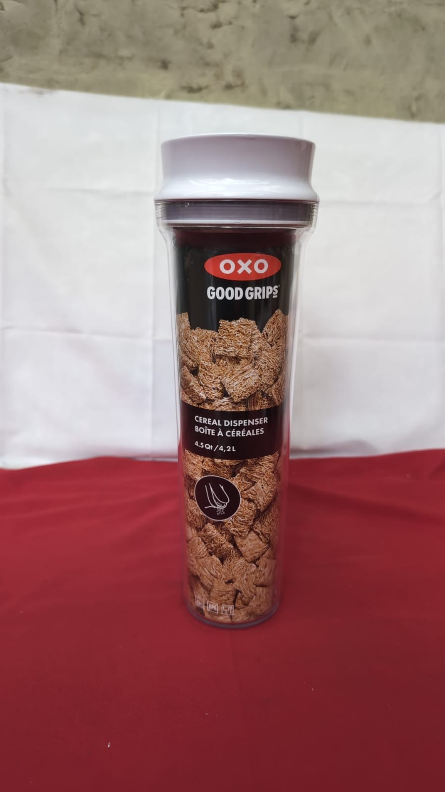OXO Good Grips POP Large Cereal Dispenser - 4.2 L( small scuff marks)