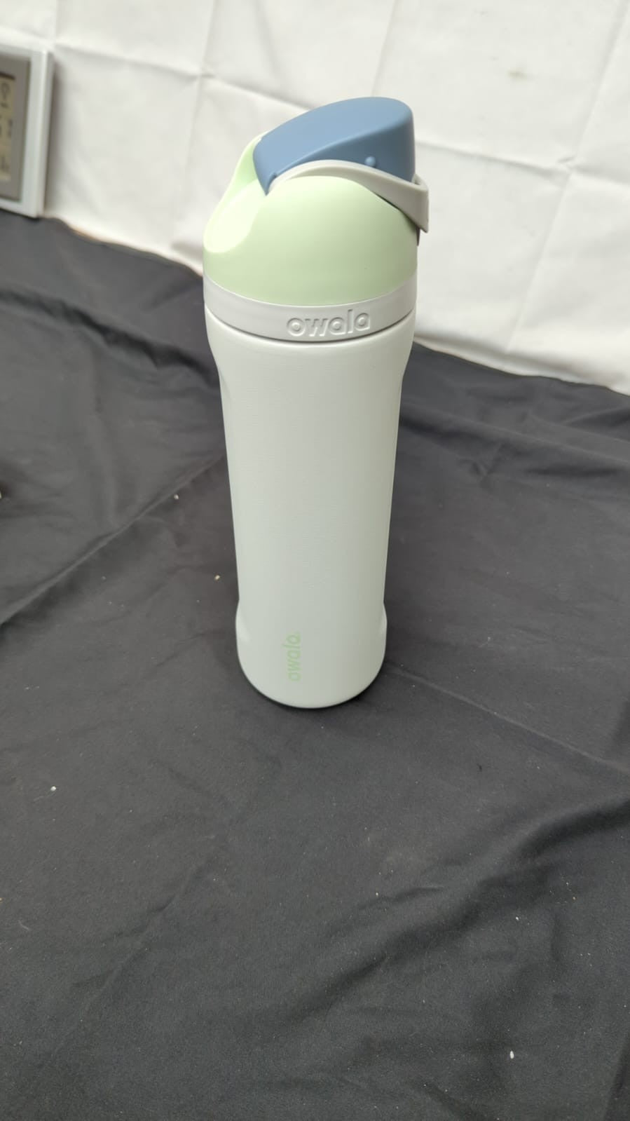 Owala FreeSip Insulated Stainless Steel Water Bottle with Straw (NO PACKAGING)
