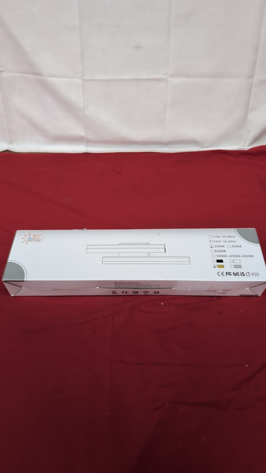 Modern led wall lamp 230v 3000k  (BOX DAMAGED)