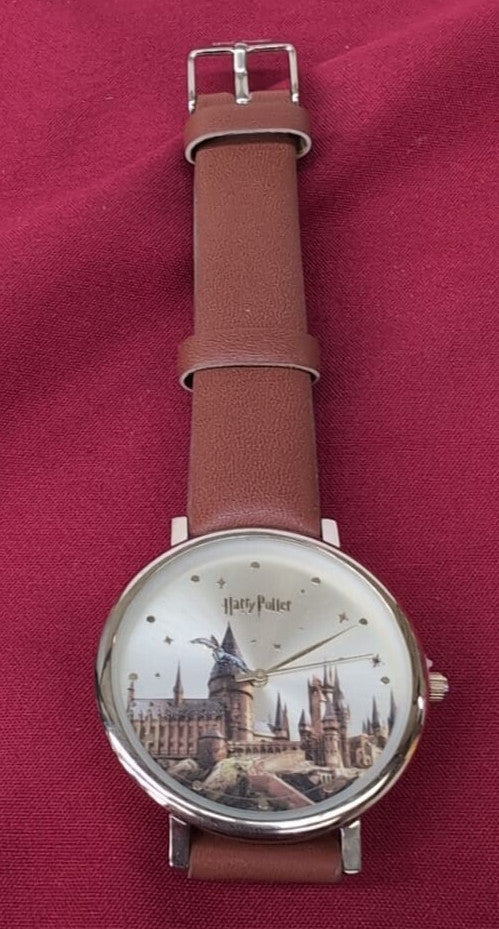 HARRY POTTER Official Hogwarts Castle Watch by The Carat