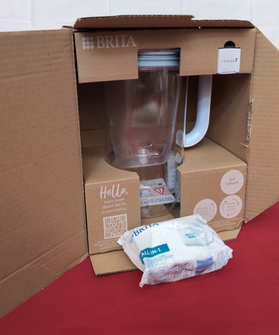 BRITA Glass Water Filter Jug Light Blue (2.5L) with 1x MAXTRA PRO (box damaged)