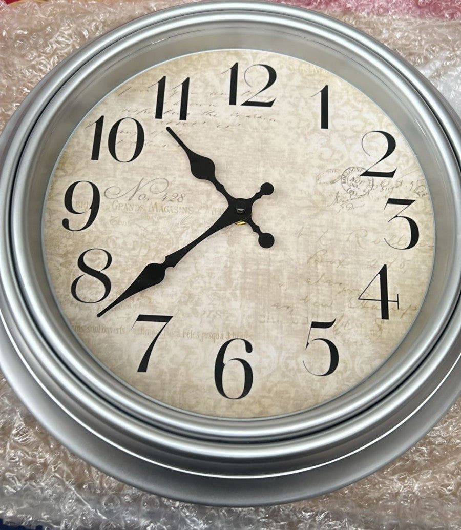 Wall Clock with Retro Hands in Silver, Ideal for Decorating (30CM)
