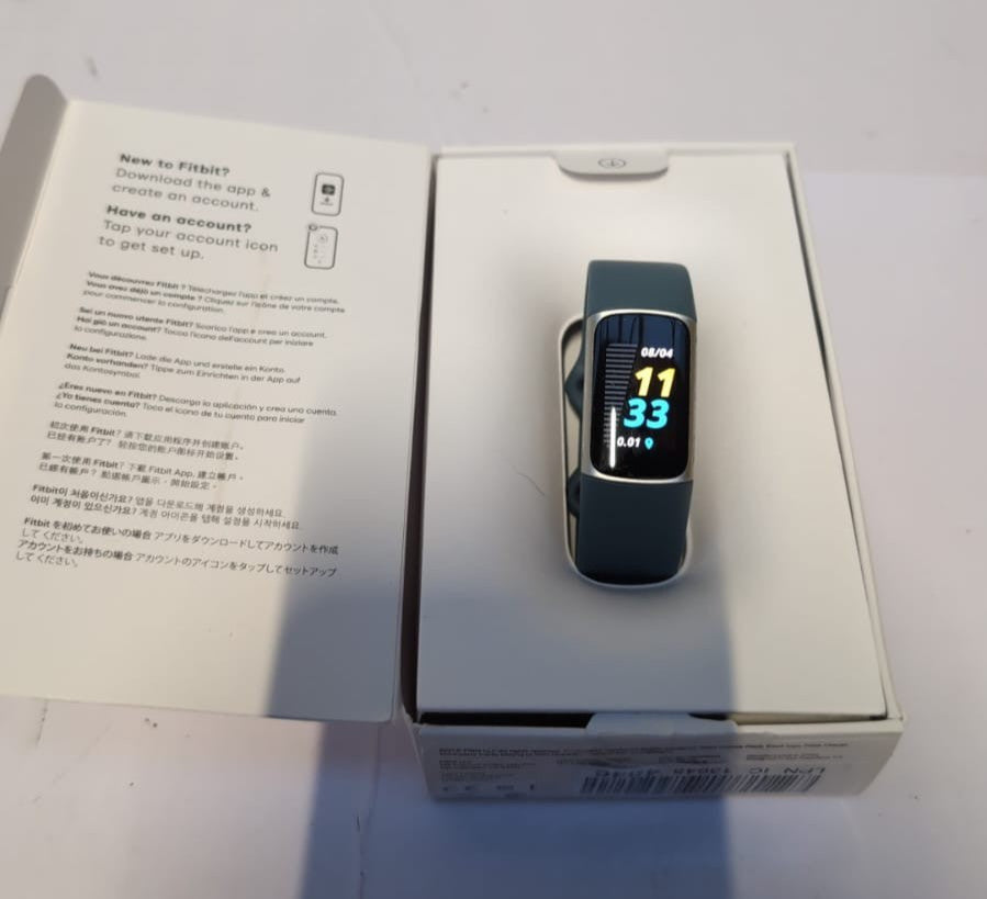 FITBIT Charge 5 Fitness Tracker - Universal