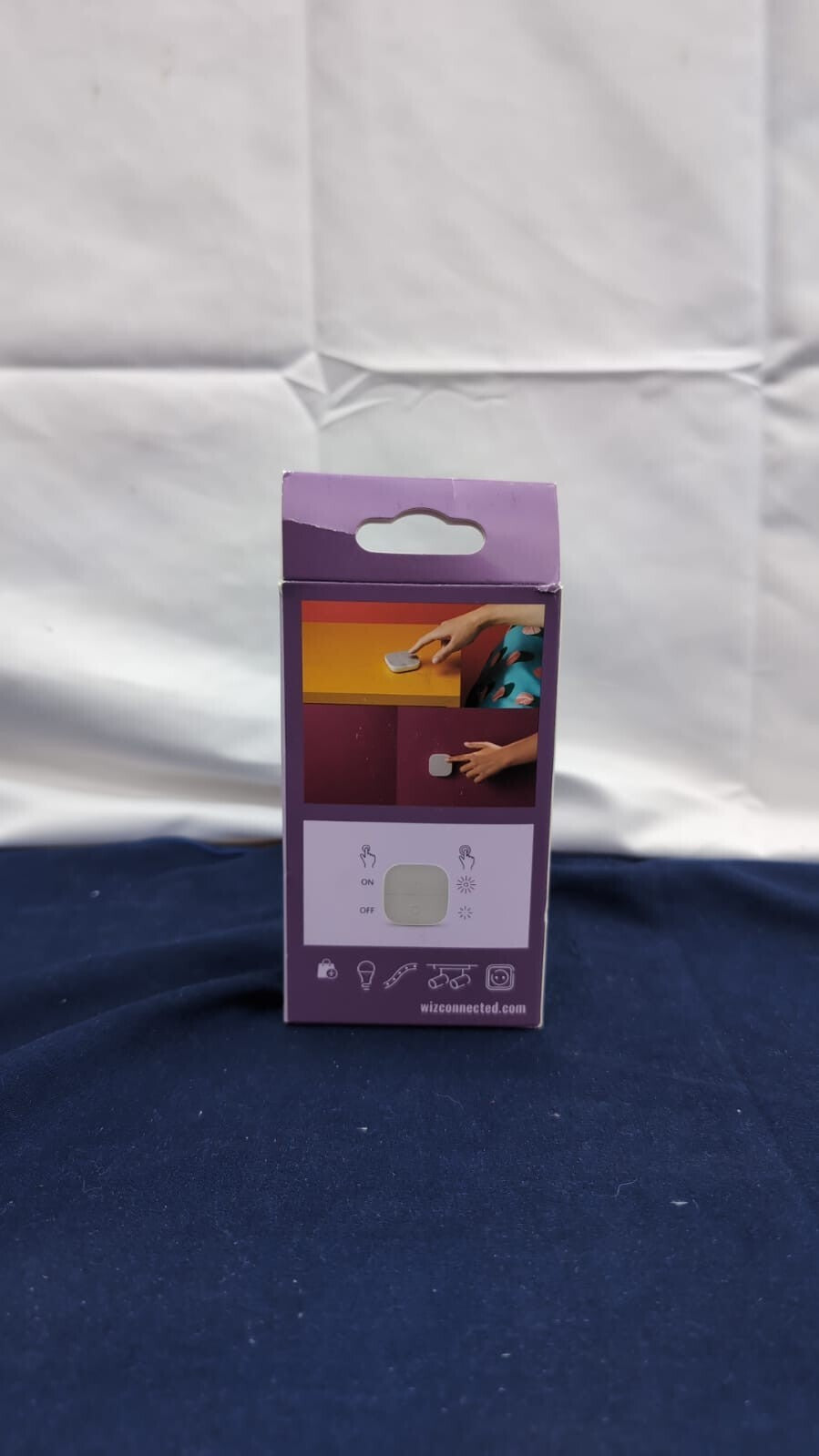 WiZ Smart Button Portable Accessory WiFi Connected. App Control (box damaged)