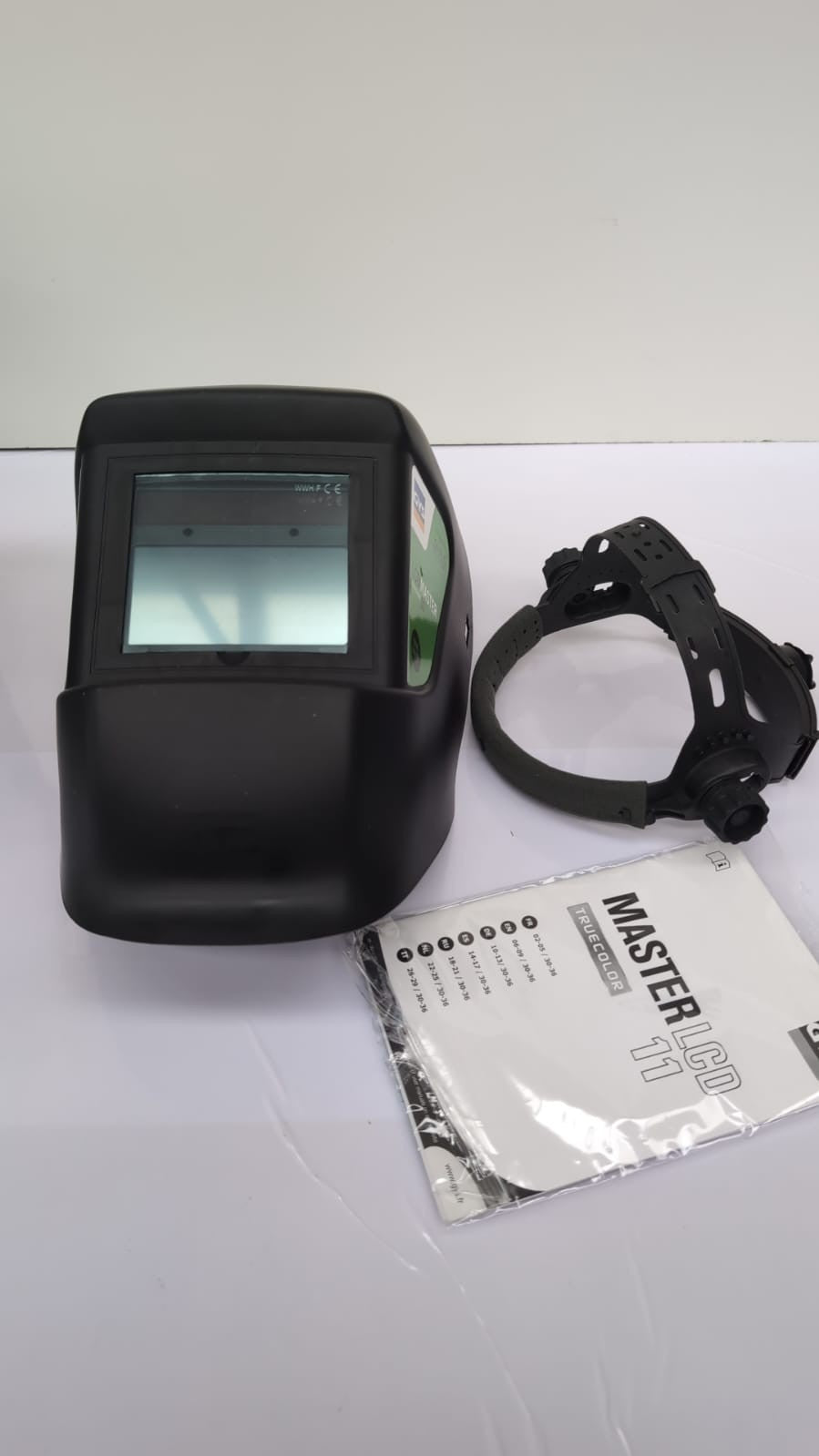 GYS Master 11 True Colour Welding Helmet – Auto Darkening (Box Damaged)