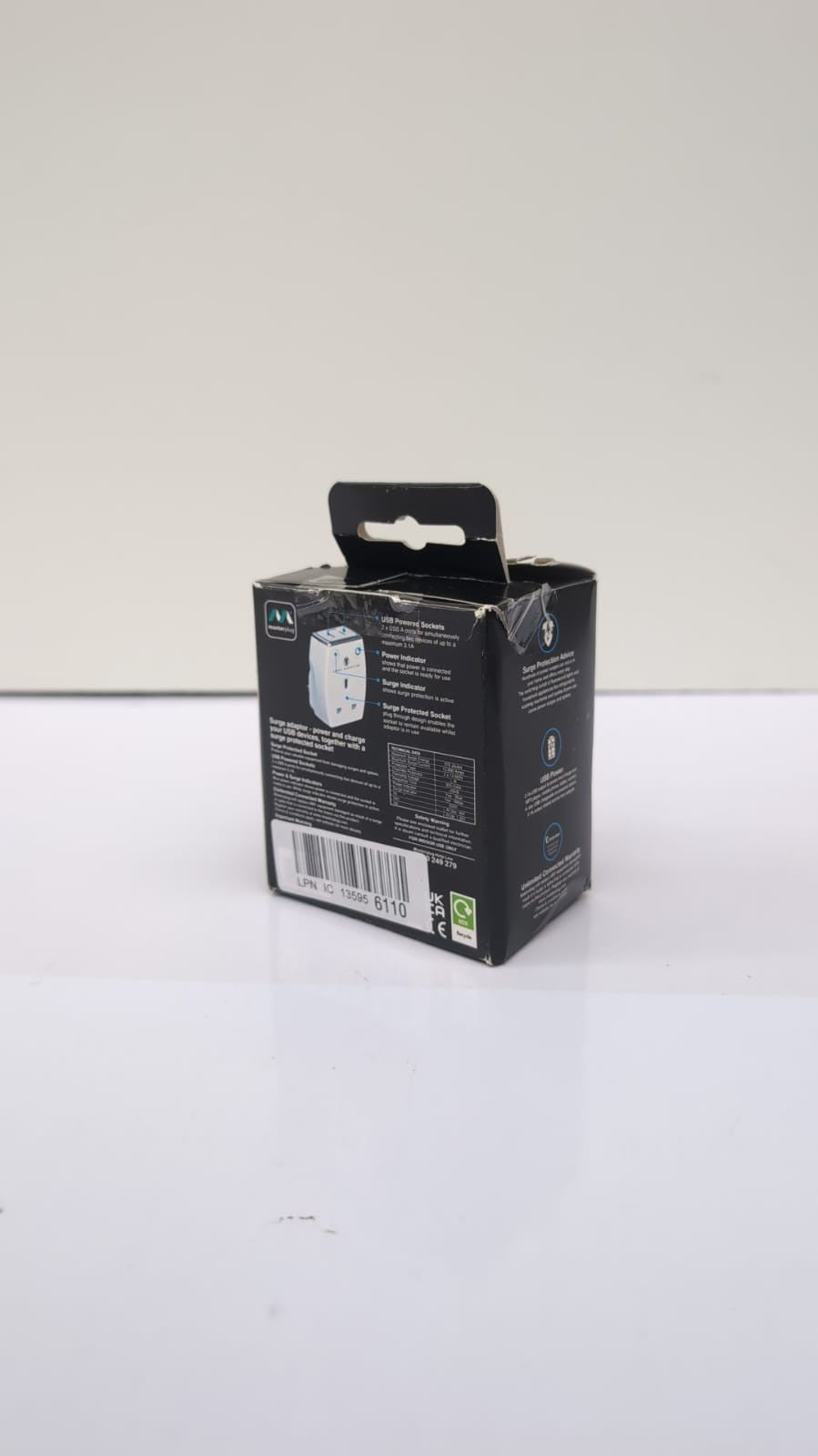 Masterplug MP Single Socket Surge Protected Power Adaptor with 2USB(BOX DAMAGED)