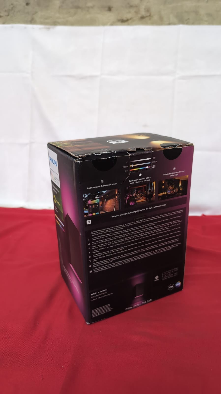 Philips Hue Resonate White and Colour Ambiance LED Smart Wall Light,(BOXDAMAGED)