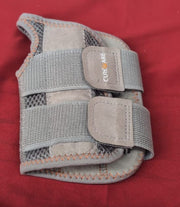 CURECARE Carpal Tunnel Wrist Splint, Adjustable Left Hand-Gray  (no packaging)