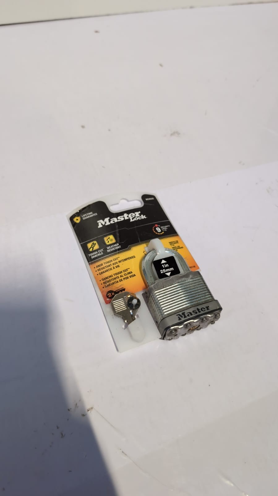 Master Lock  1-3/4-Inch Wide Magnum Laminated Steel Padlock(WAREHOUSE DAMAGE)