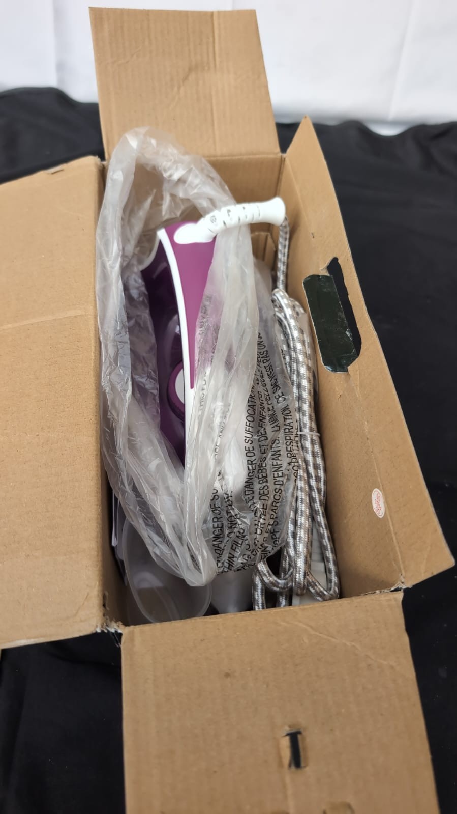 Russell Hobbs Supreme Steam Iron, Powerful Vertical steam Function, (Used)