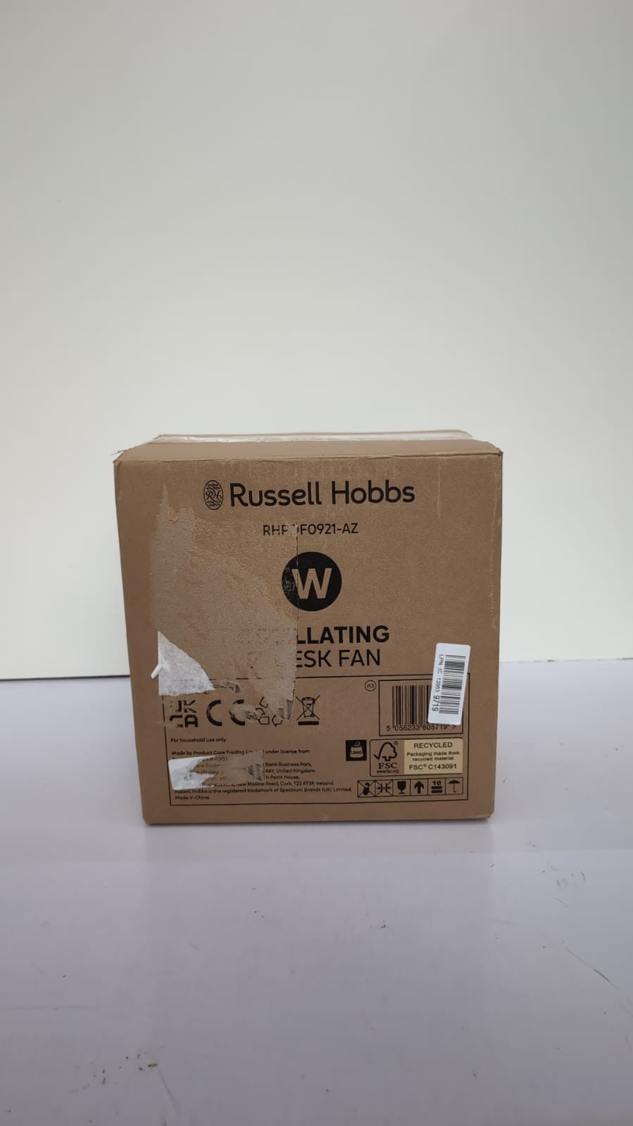 Russell Hobbs 9" Inch, Portable Desk Fan, 2 Speeds,Wide-Angled Oscillation,WHITE