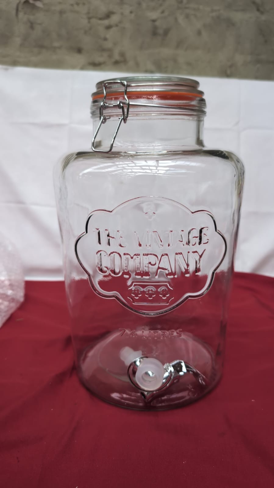 The Vintage Company Jumbo Glass Drinks Dispenser 7.6L(box damaged)