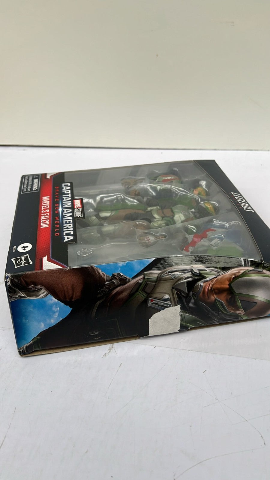 Marvel Legends Series Falcon, Captain America: Brave New World (BOX DAMAGED)