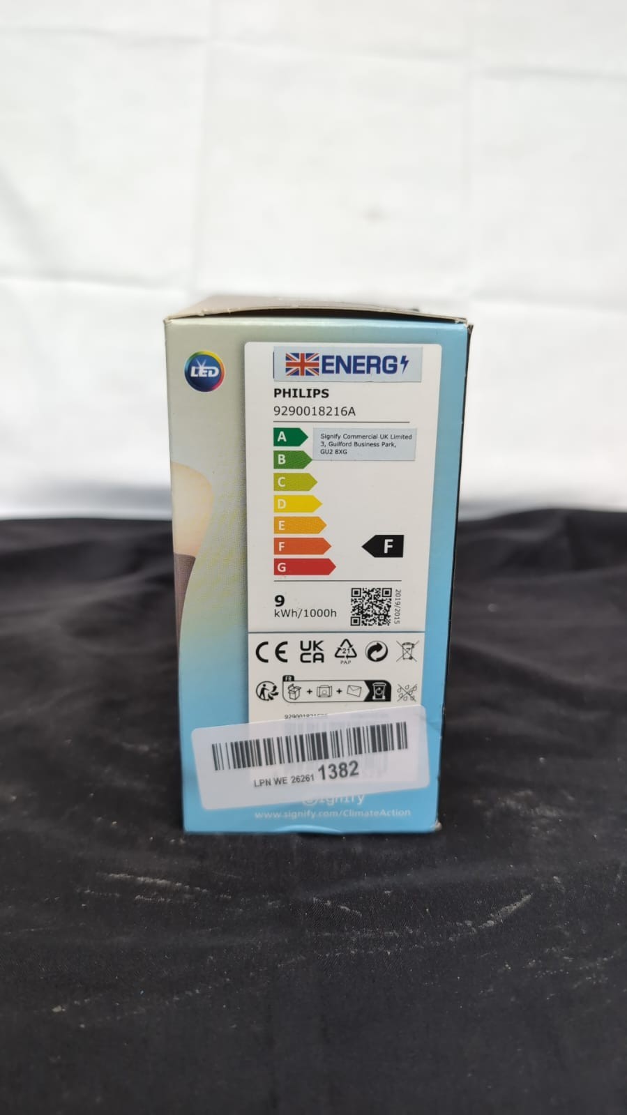 Philips Hue White A60 Smart LED Light Bulb [E27 Edison Screw] (box damaged)