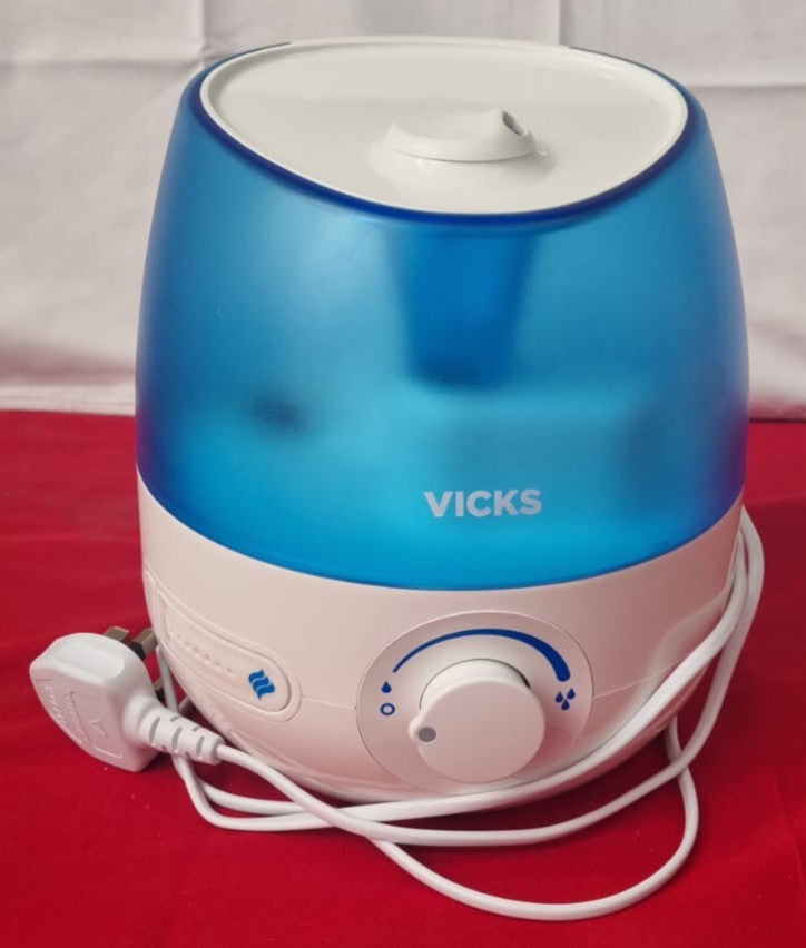 Vicks Mini Cool Mist ultrasonic humidifier - 1.8 L Tank (no pads box damaged)