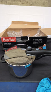 Prestige Smart Plus Pressure Cooker, 4L, Silver(BOXDAMAGED/small swirl marks)