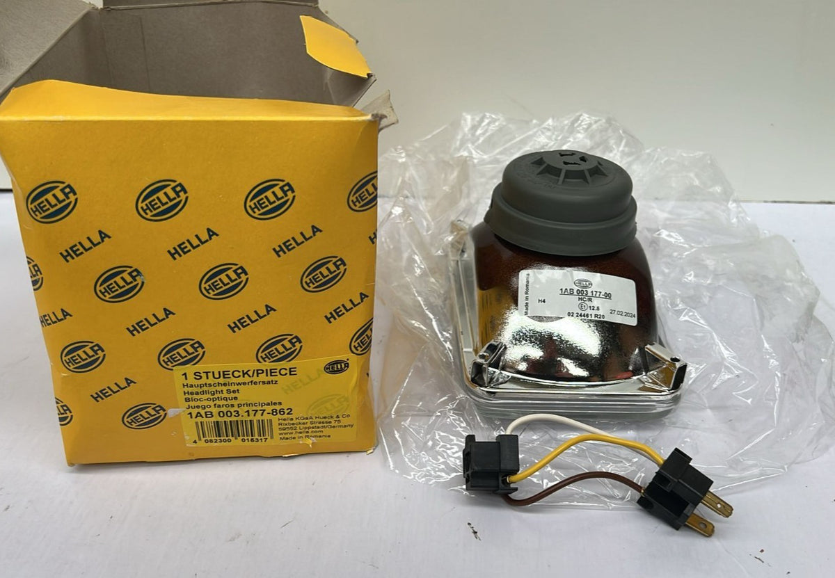 HELLA 1AB 003 177-862 Headlight (BOX DAMAGED)