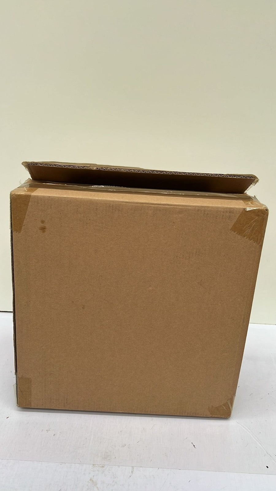 Amazon Basics Plastic Hangers with Suit Trouser Bar and Lips, Black (50-Pack)