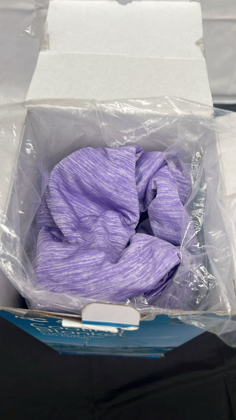 Arc-chill Cooling Fiber Summer Blankets (BOX DAMAGED)