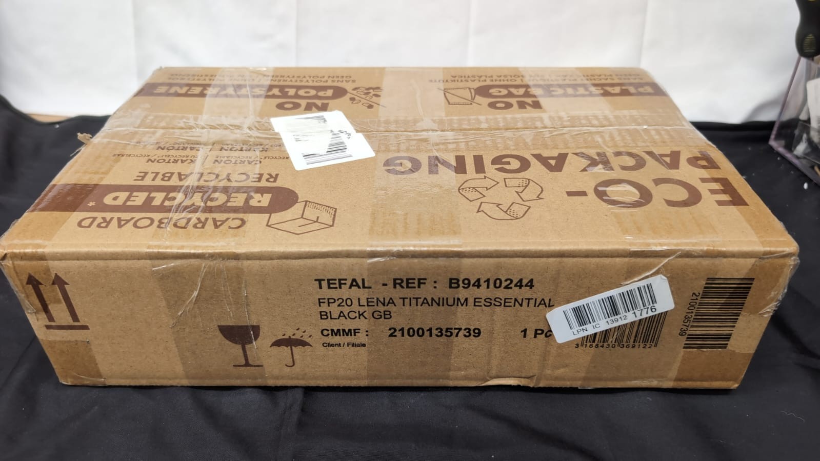 Tefal Titanium Fusion Frying Pan 20 cm (small scuff on bottom and on surface)