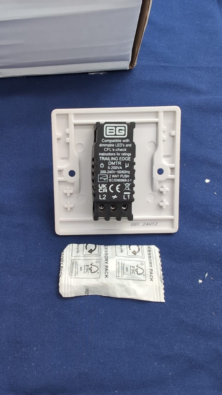 BG Electrical Intelligent Single Wall Dimmer Switch, 2 Way, Round Edge,