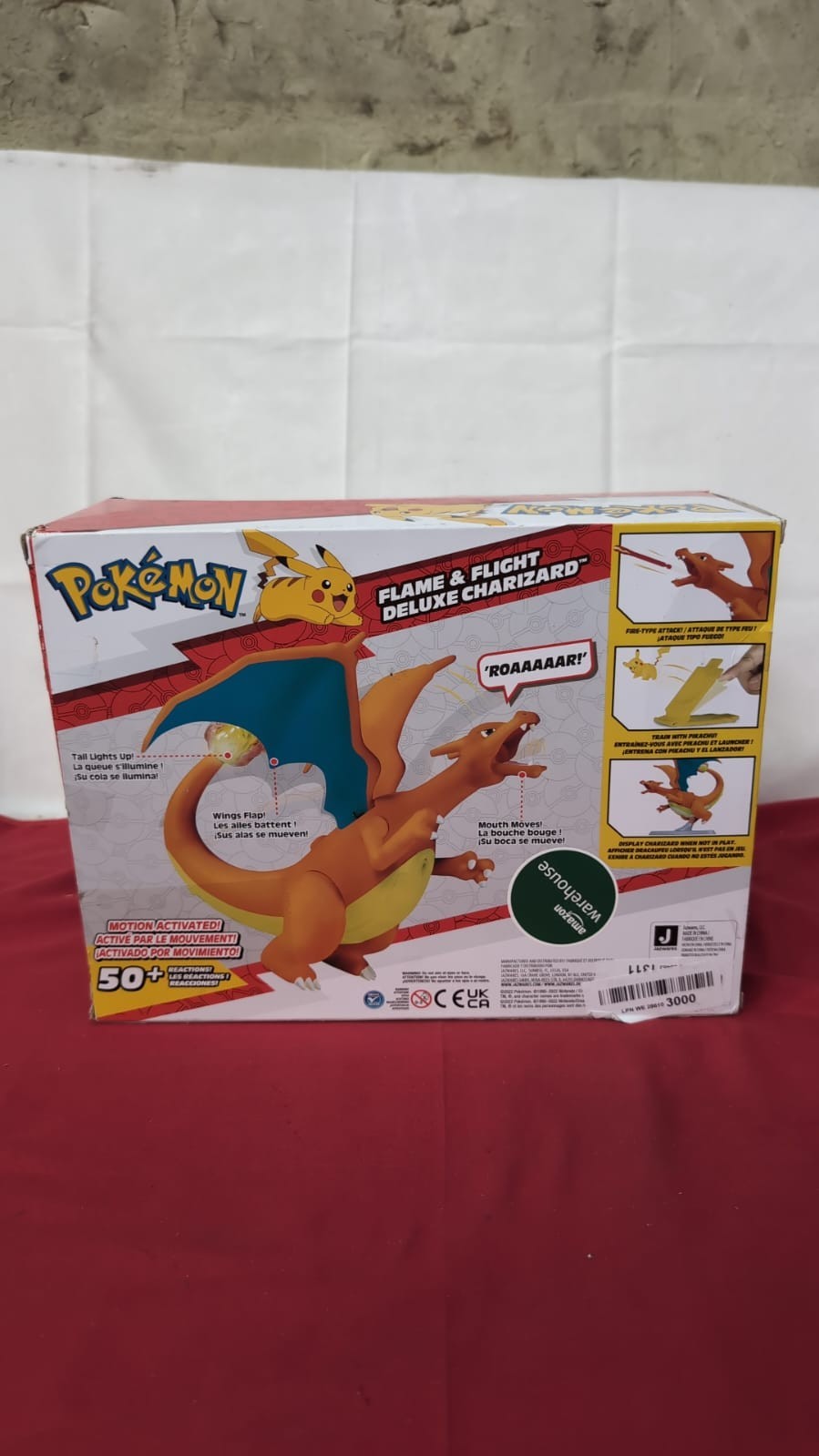 Pokemon Deluxe Feature Figure - Charizard(BOX DAMAGED)