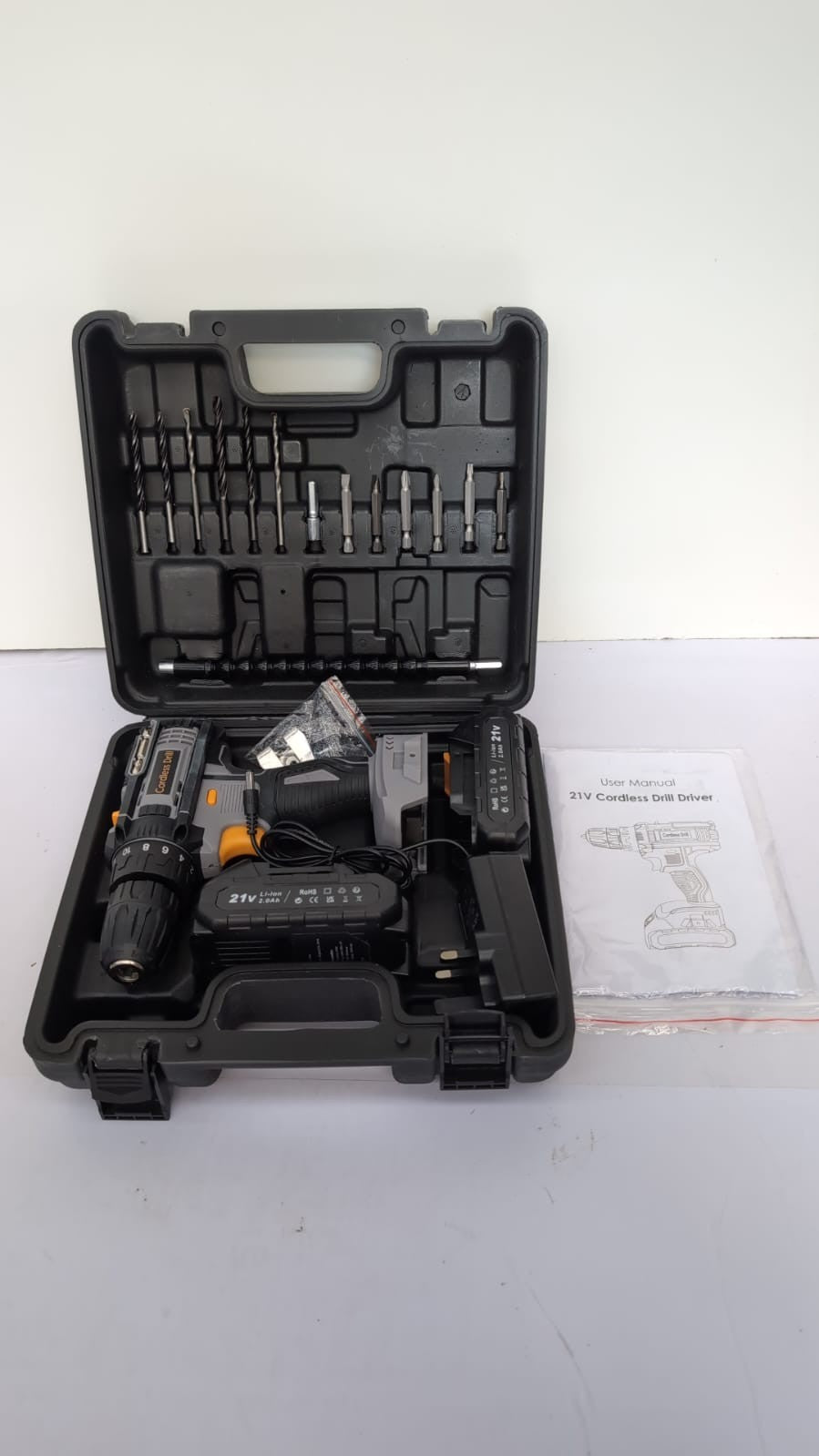 Cordless Drill, Power Drill 21V, Combi Drill Set 42N.m with 2 Batteries (USED)