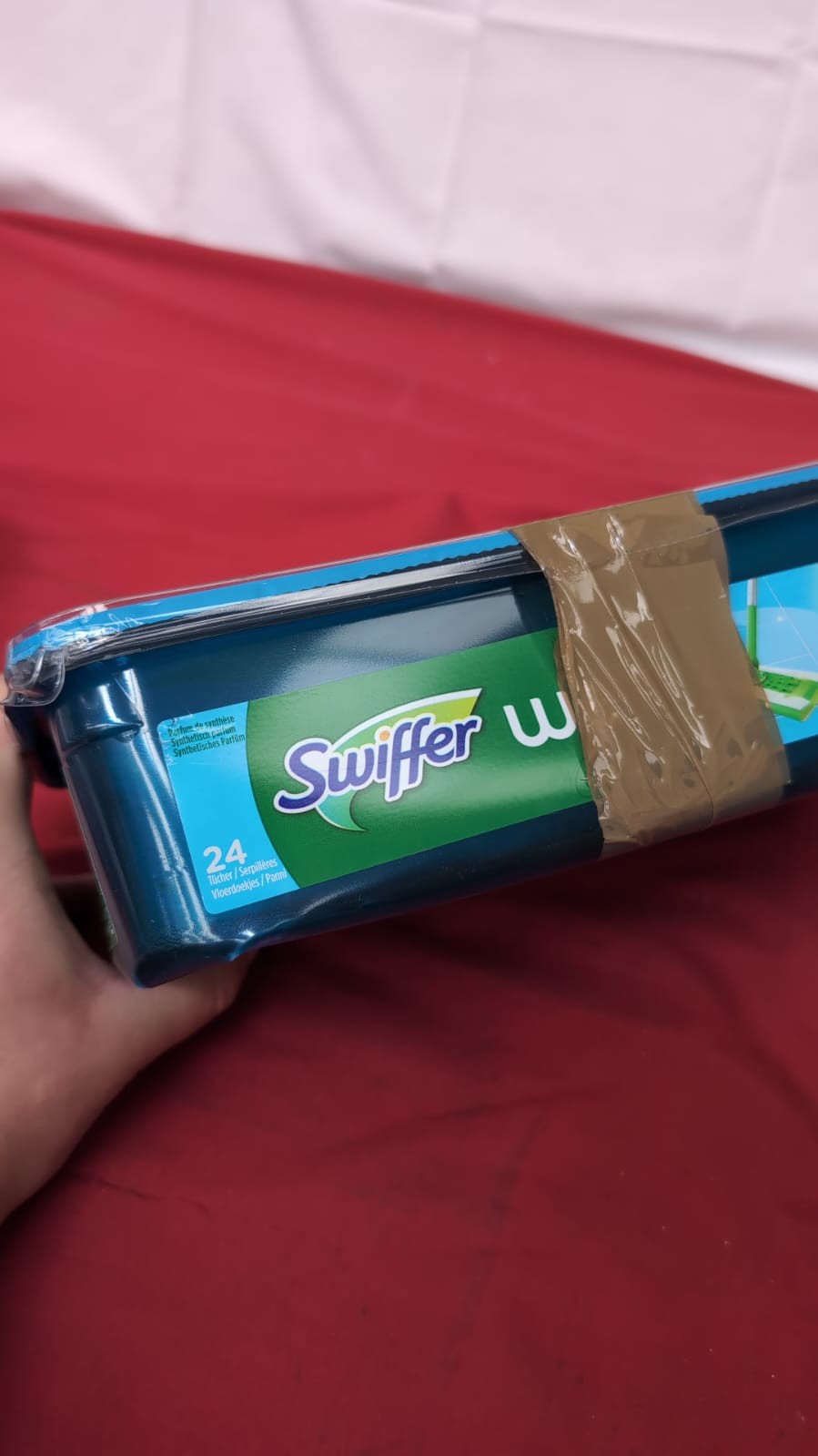 Swiffer Wet Wet Mop Cloths, Maxi Format 24 Pieces,(packaging damaged)