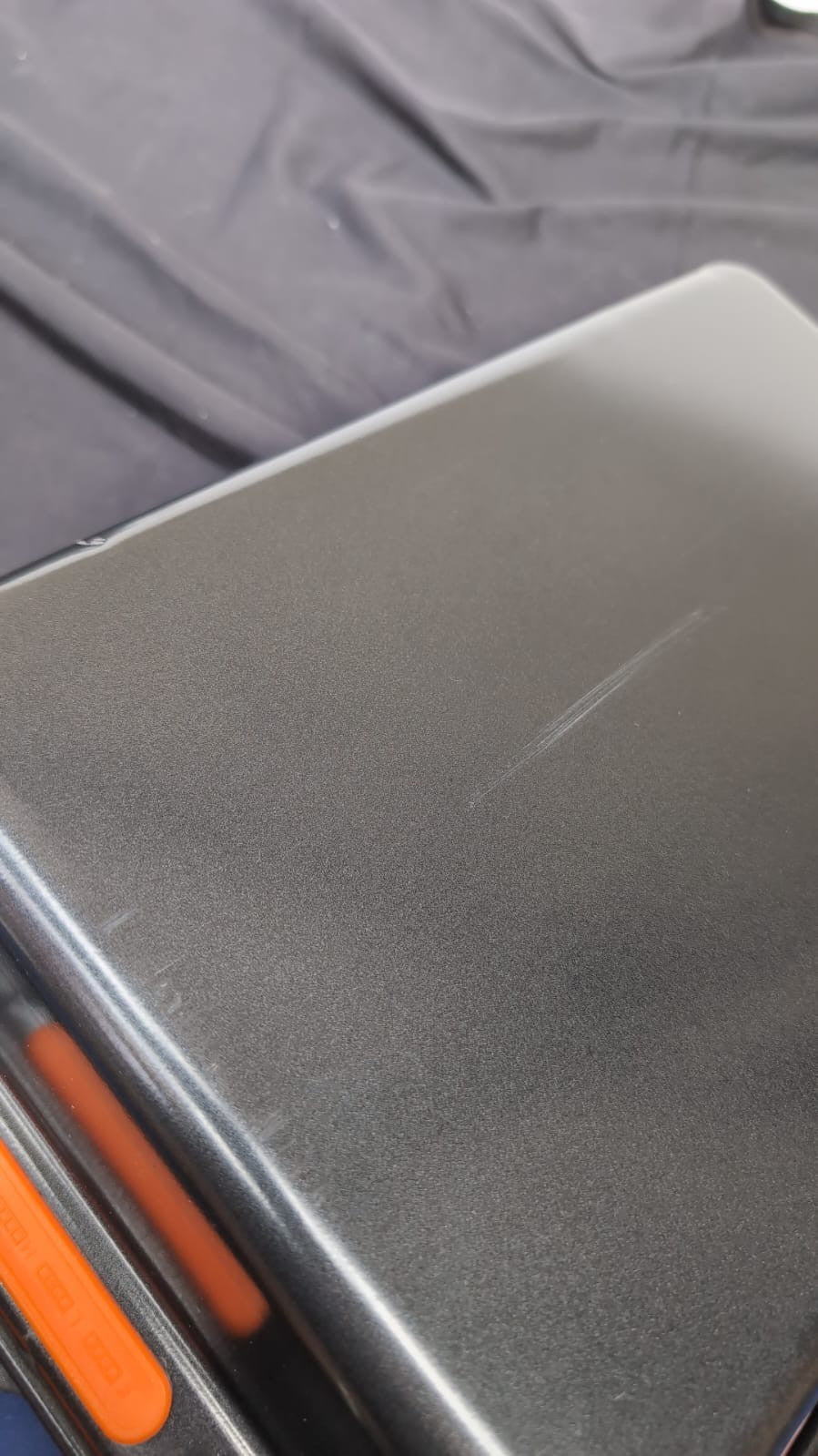 LE CREUSET Tin, Non-stick Coated Carbon Steel, Black( warehouse damage)