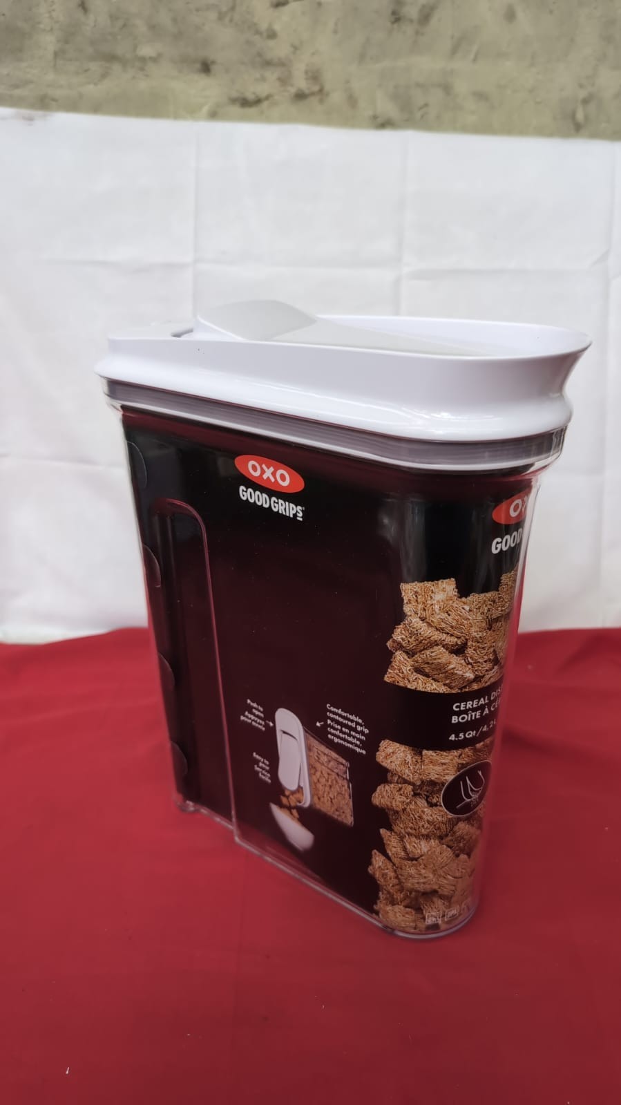 OXO Good Grips POP Large Cereal Dispenser - 4.2 L( small scuff marks)