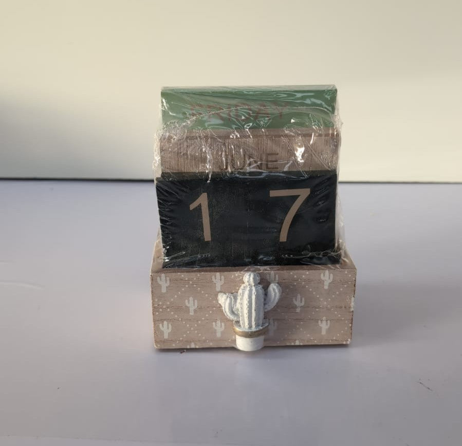Reusable Wooden Perpetual Calendar Desk Calendar Decor Block Design Office