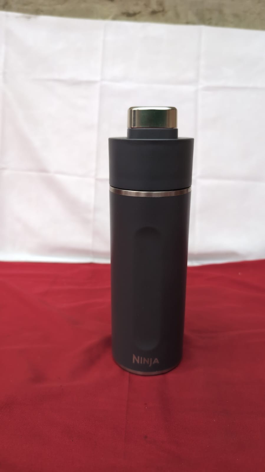 Ninja Thirsti 24oz Travel Water Bottle, for Carbonated Sparkling Drinks(USED)