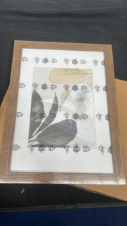 Wooden Picture Frames for Table Top and Wall Mounting with 6x4 Mat
