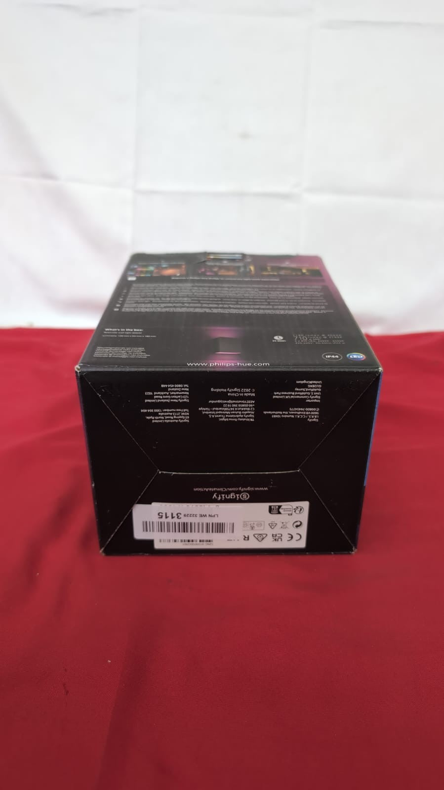 Philips Hue Resonate White and Colour Ambiance LED Smart Wall Light,(BOXDAMAGED)