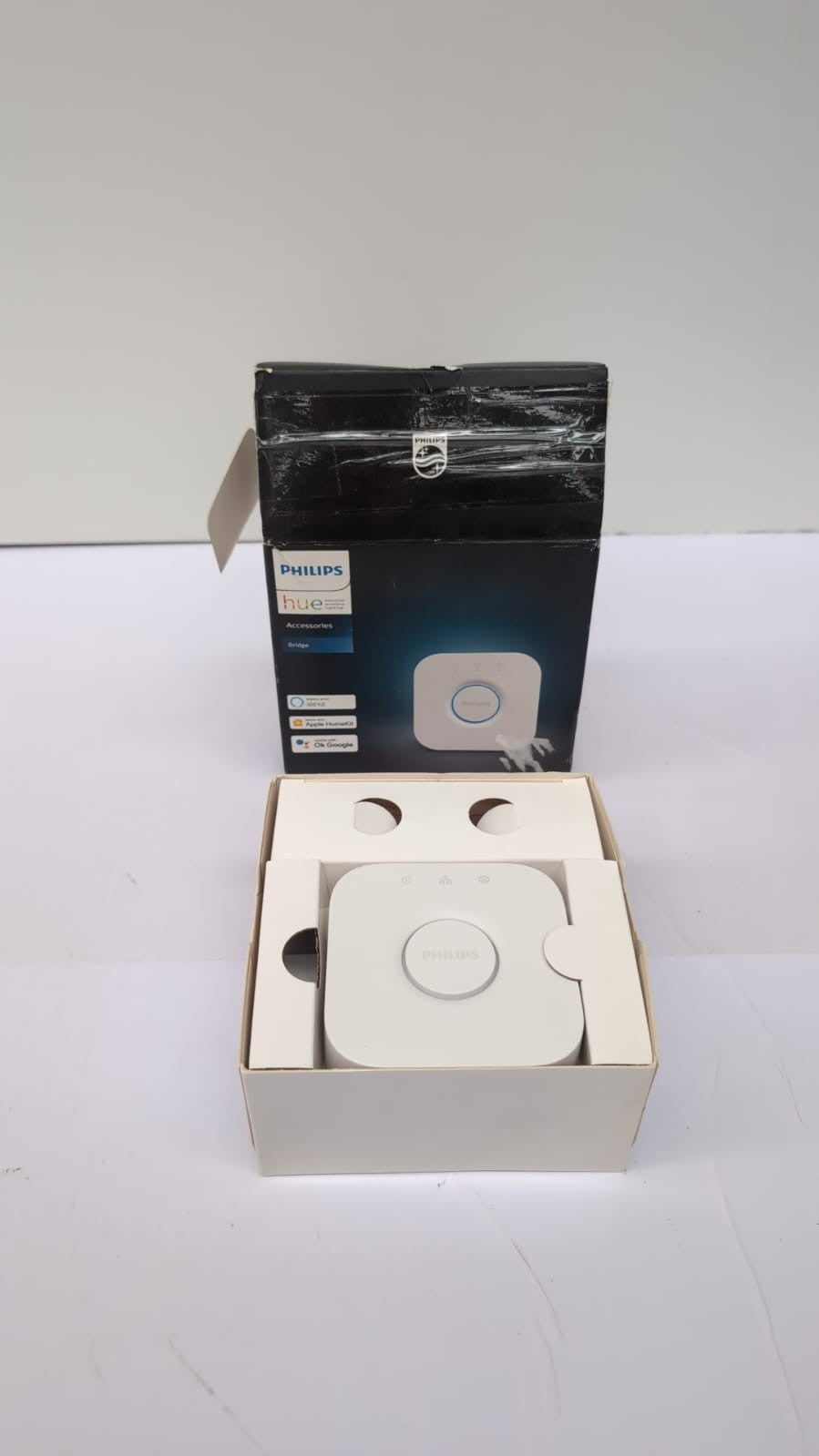 Philips Hue Bridge. Smart Home Automation Works with Alexa (BOX DAMAGED)
