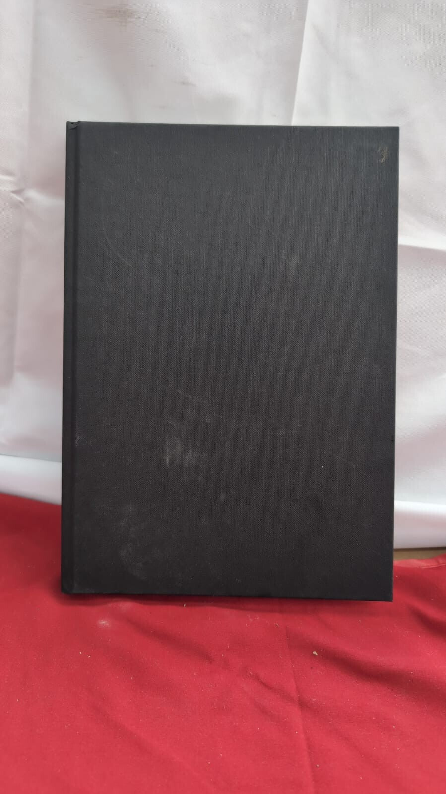 Studio – Casebound Sketchbook (Front and back covers scuffed - 45 pages, 160gsm)