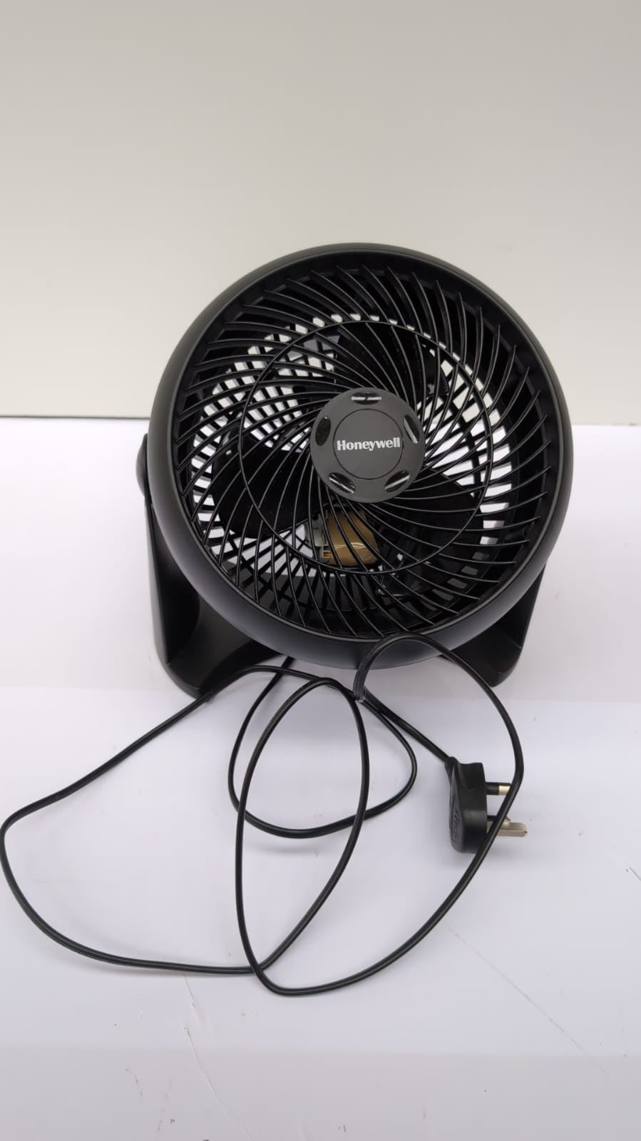 Honeywell TurboForce Power Fan, 90° Variable Tilt, 3 Speed settings (Used)