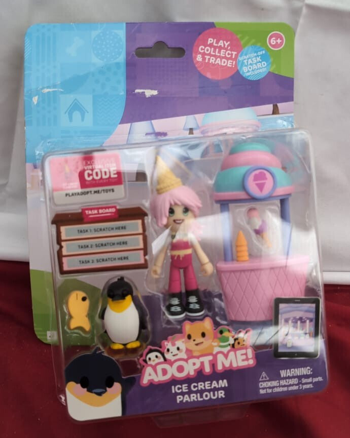 Adopt Me!: Elsa and King Penguin Friends Pack, Series 1 (packaging damaged)